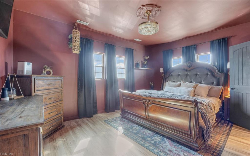 Photo 18 of 29 residential for sale in Portsmouth virginia