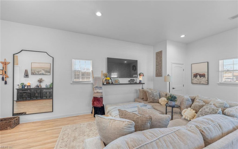 Photo 3 of 29 residential for sale in Portsmouth virginia