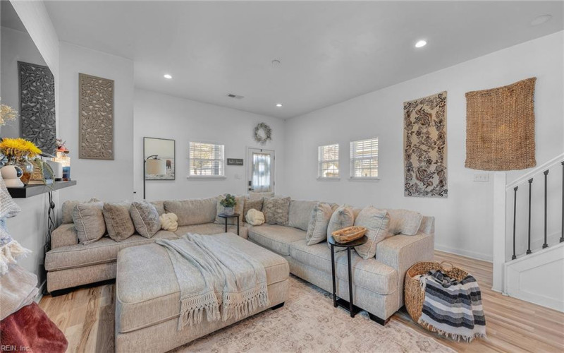 Photo 4 of 29 residential for sale in Portsmouth virginia