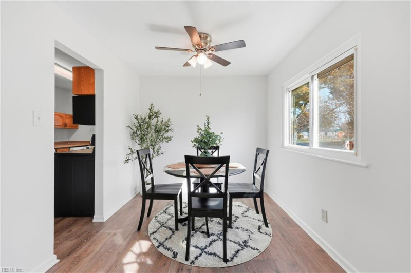 Photo 12 of 38 residential for sale in Virginia Beach virginia