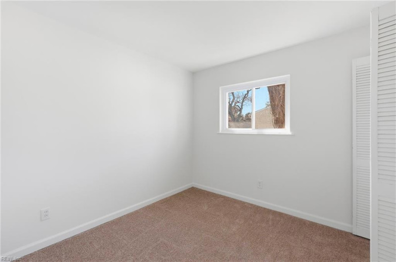 Photo 13 of 38 residential for sale in Virginia Beach virginia