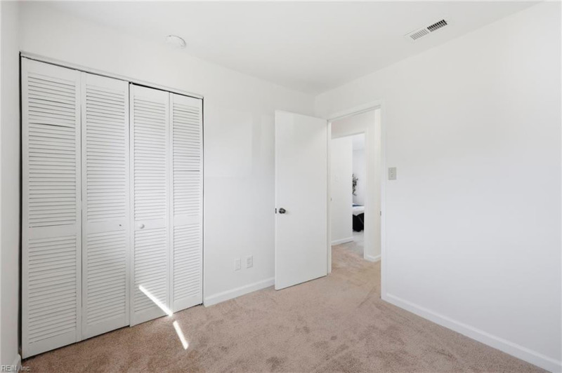 Photo 15 of 38 residential for sale in Virginia Beach virginia