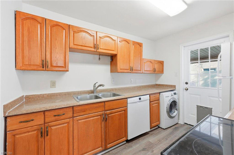 Photo 27 of 38 residential for sale in Virginia Beach virginia