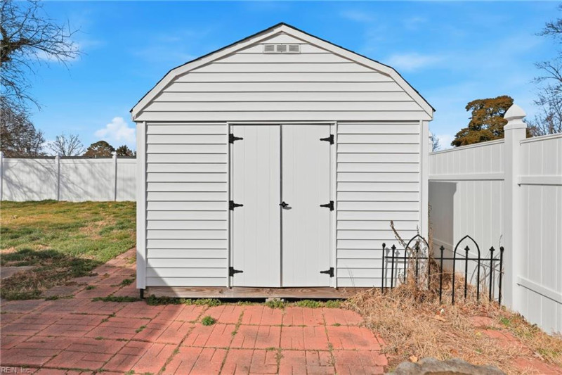Photo 34 of 38 residential for sale in Virginia Beach virginia