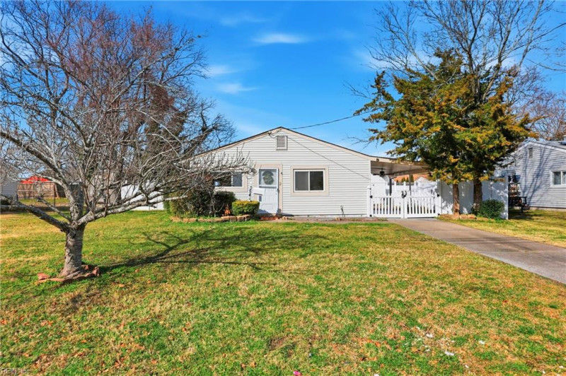 Photo 4 of 38 residential for sale in Virginia Beach virginia