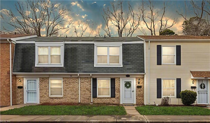 Photo 1 of 33 residential for sale in Portsmouth virginia