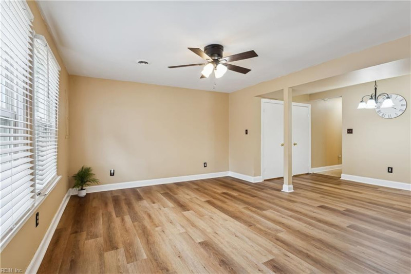 Photo 10 of 33 residential for sale in Portsmouth virginia