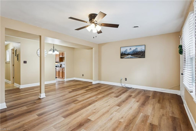 Photo 11 of 33 residential for sale in Portsmouth virginia
