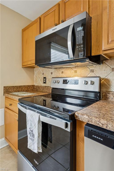 Photo 15 of 33 residential for sale in Portsmouth virginia