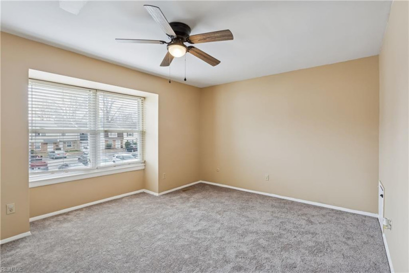 Photo 20 of 33 residential for sale in Portsmouth virginia