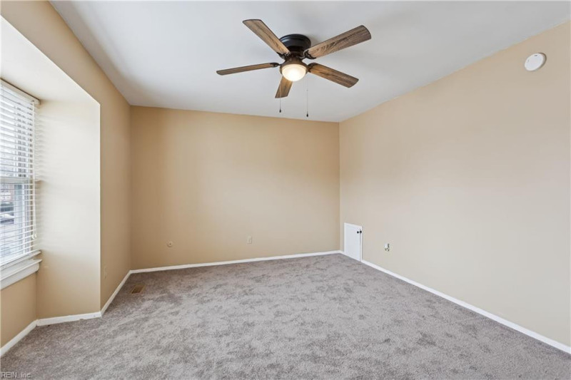 Photo 21 of 33 residential for sale in Portsmouth virginia