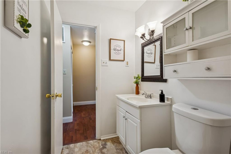 Photo 25 of 33 residential for sale in Portsmouth virginia