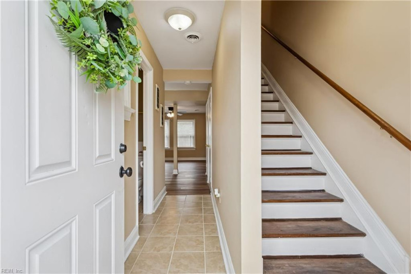 Photo 3 of 33 residential for sale in Portsmouth virginia