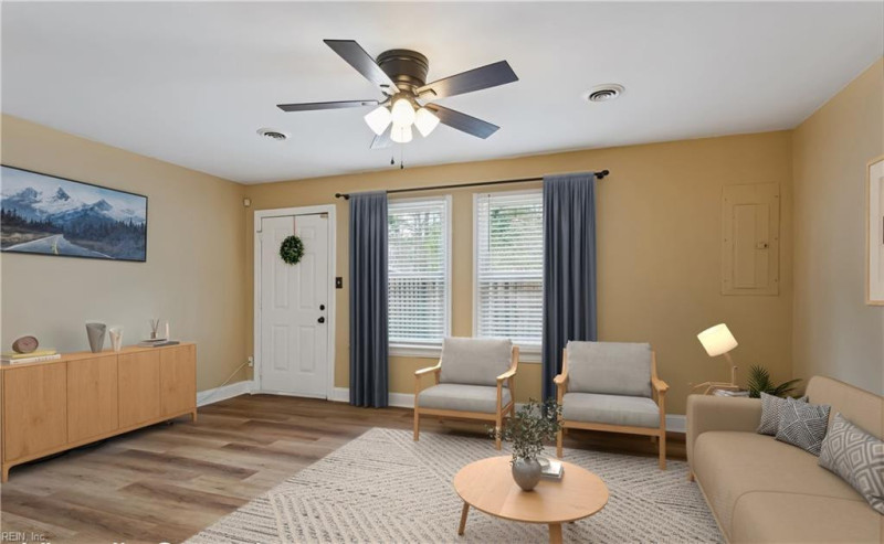 Photo 6 of 33 residential for sale in Portsmouth virginia