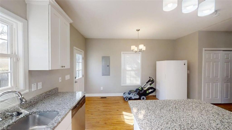 Photo 11 of 36 residential for sale in Norfolk virginia