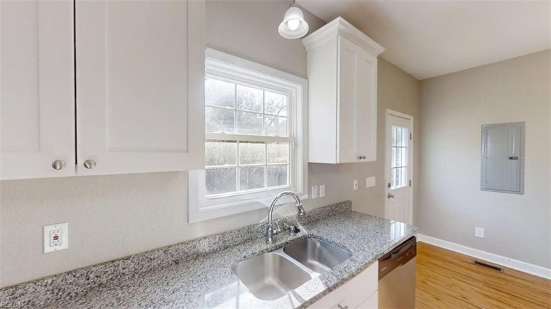 Photo 12 of 36 residential for sale in Norfolk virginia