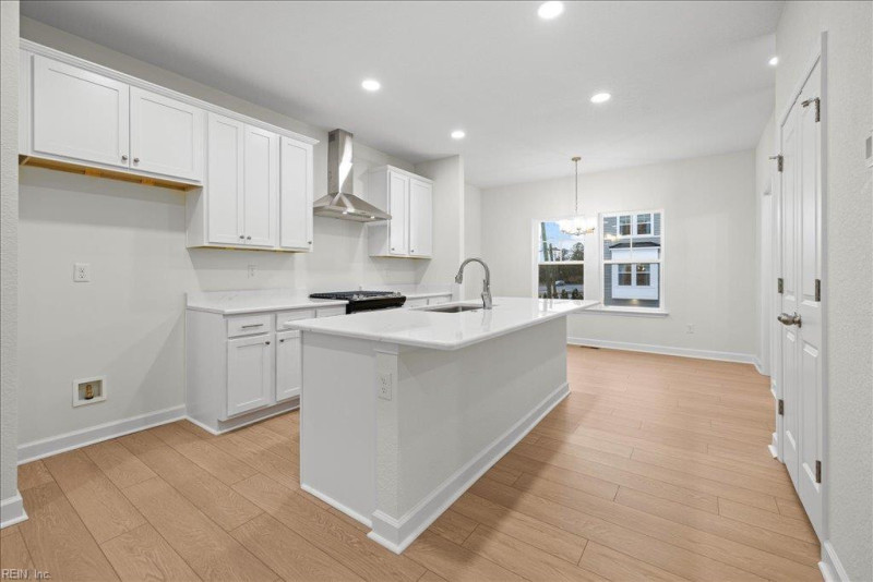 Photo 11 of 40 residential for sale in Virginia Beach virginia