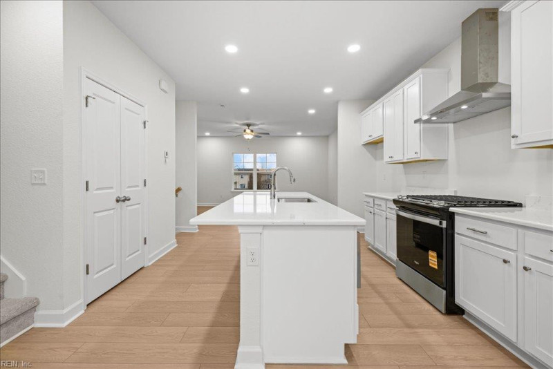 Photo 12 of 40 residential for sale in Virginia Beach virginia