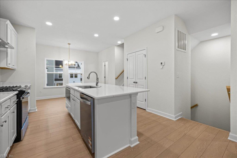 Photo 15 of 40 residential for sale in Virginia Beach virginia