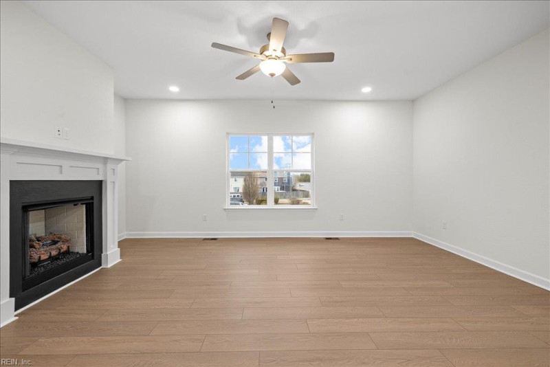 Photo 17 of 40 residential for sale in Virginia Beach virginia