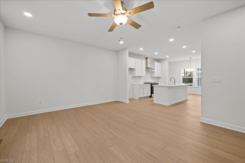 Photo 3 of 40 residential for sale in Virginia Beach virginia