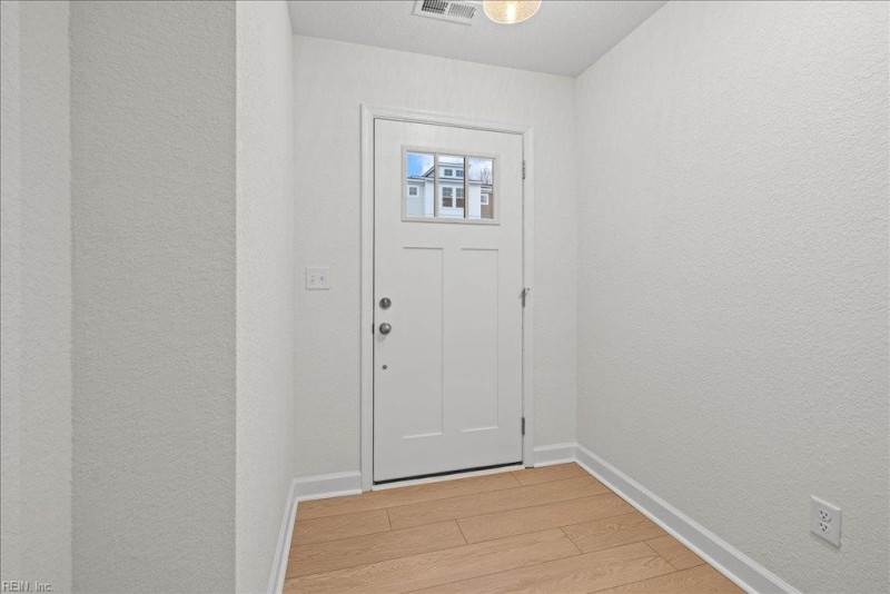Photo 5 of 40 residential for sale in Virginia Beach virginia