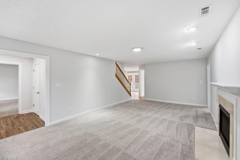 Photo 10 of 36 residential for sale in Hampton virginia
