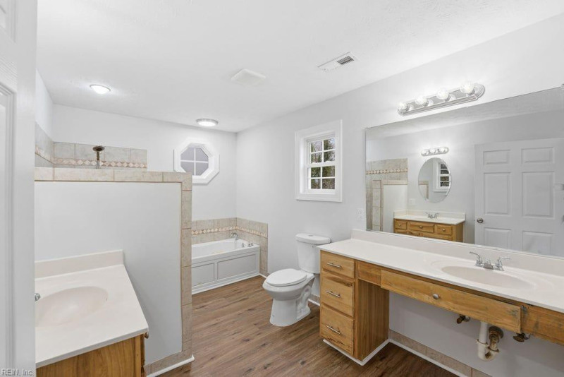 Photo 17 of 36 residential for sale in Hampton virginia