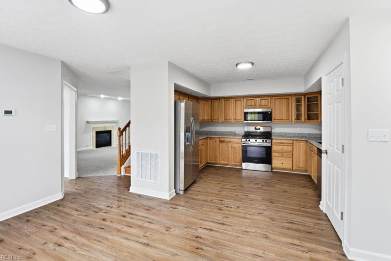 Photo 6 of 36 residential for sale in Hampton virginia