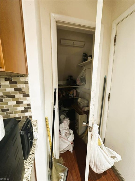 Photo 11 of 39 residential for sale in Portsmouth virginia