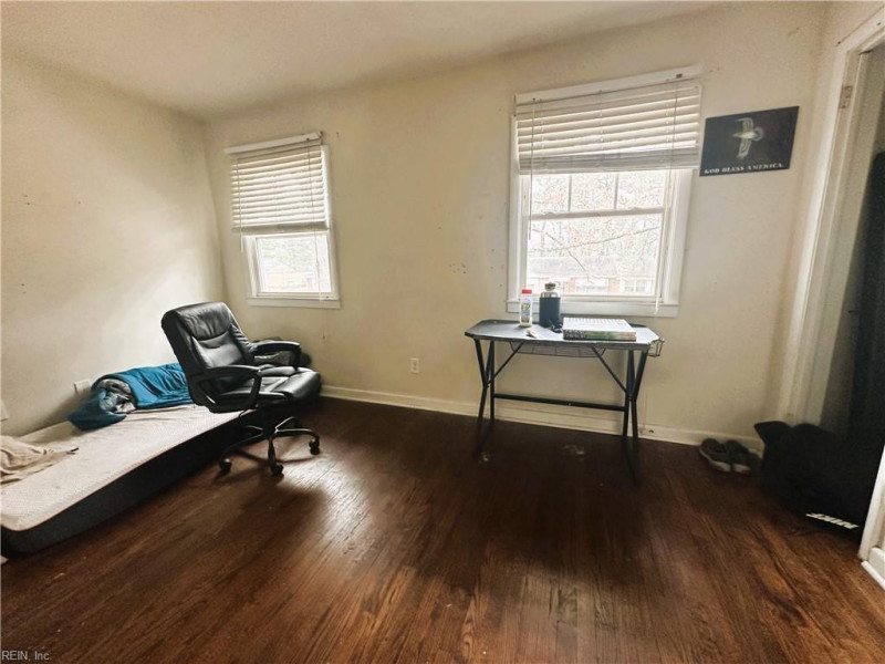 Photo 17 of 39 residential for sale in Portsmouth virginia