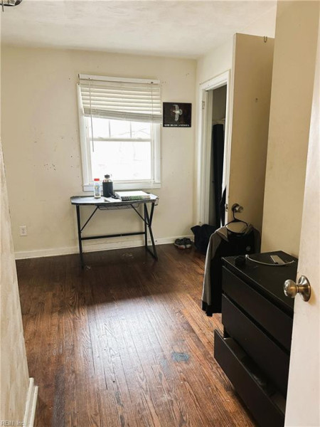 Photo 18 of 39 residential for sale in Portsmouth virginia