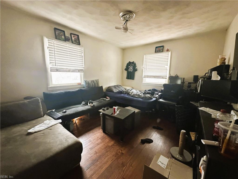 Photo 19 of 39 residential for sale in Portsmouth virginia