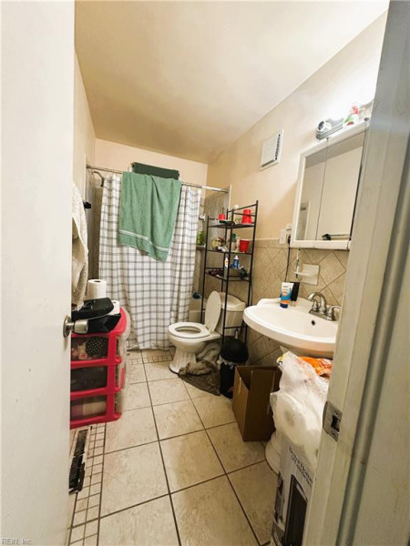 Photo 20 of 39 residential for sale in Portsmouth virginia