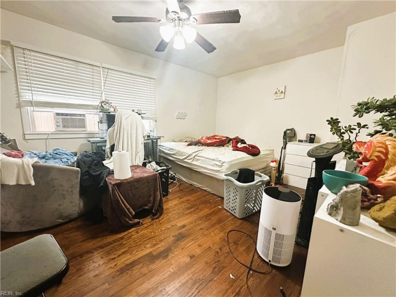 Photo 25 of 39 residential for sale in Portsmouth virginia