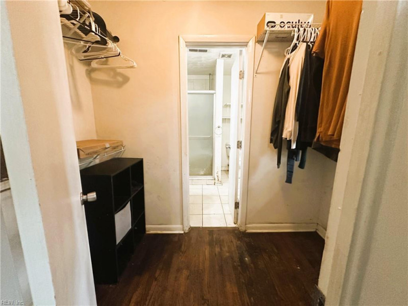 Photo 27 of 39 residential for sale in Portsmouth virginia