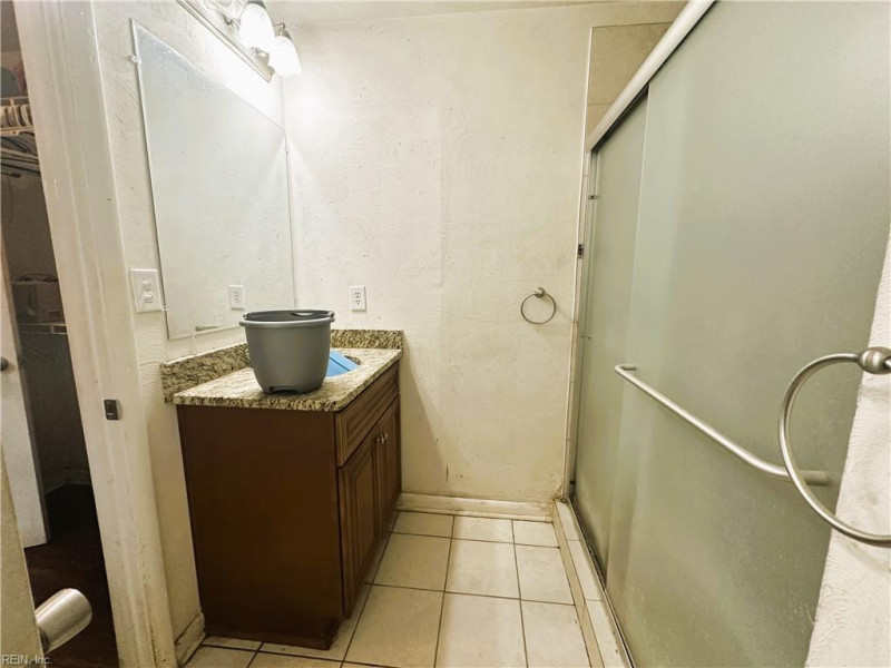Photo 29 of 39 residential for sale in Portsmouth virginia