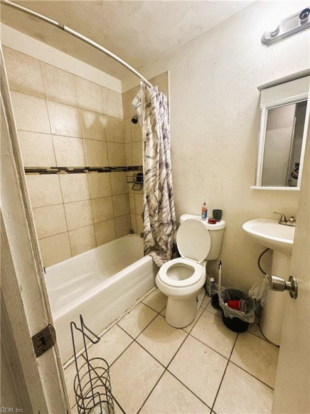 Photo 30 of 39 residential for sale in Portsmouth virginia