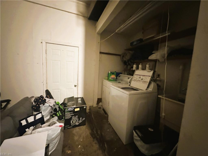 Photo 31 of 39 residential for sale in Portsmouth virginia