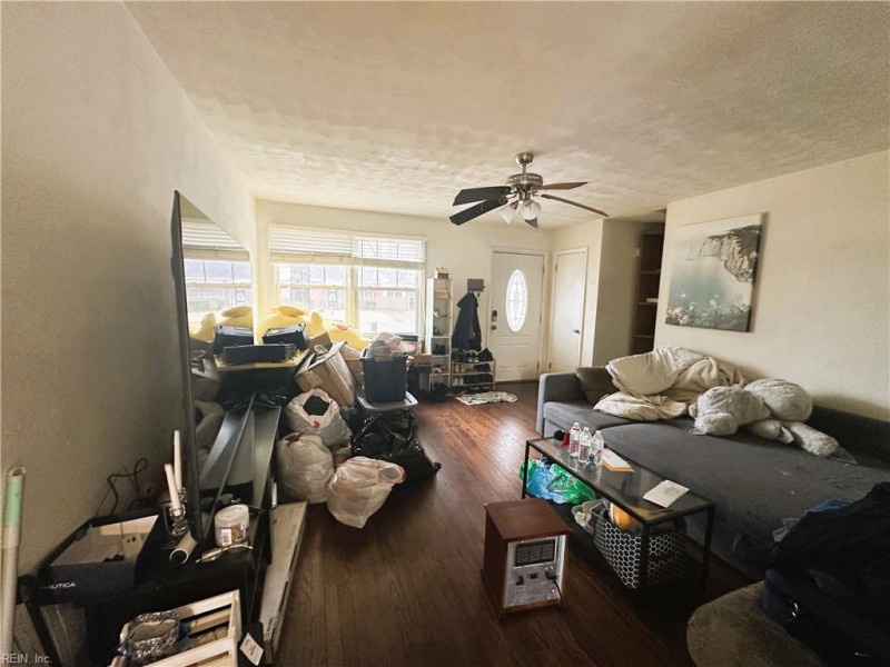 Photo 5 of 39 residential for sale in Portsmouth virginia