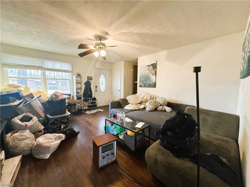 Photo 6 of 39 residential for sale in Portsmouth virginia
