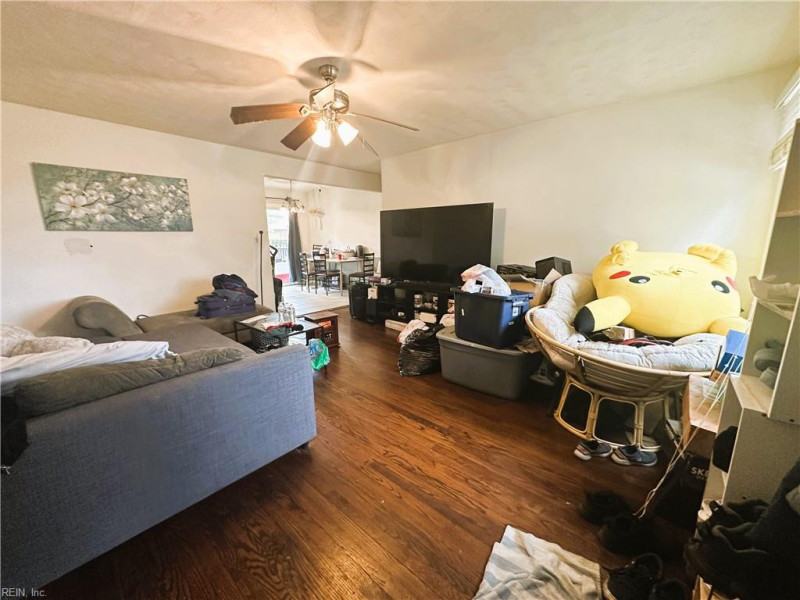 Photo 8 of 39 residential for sale in Portsmouth virginia