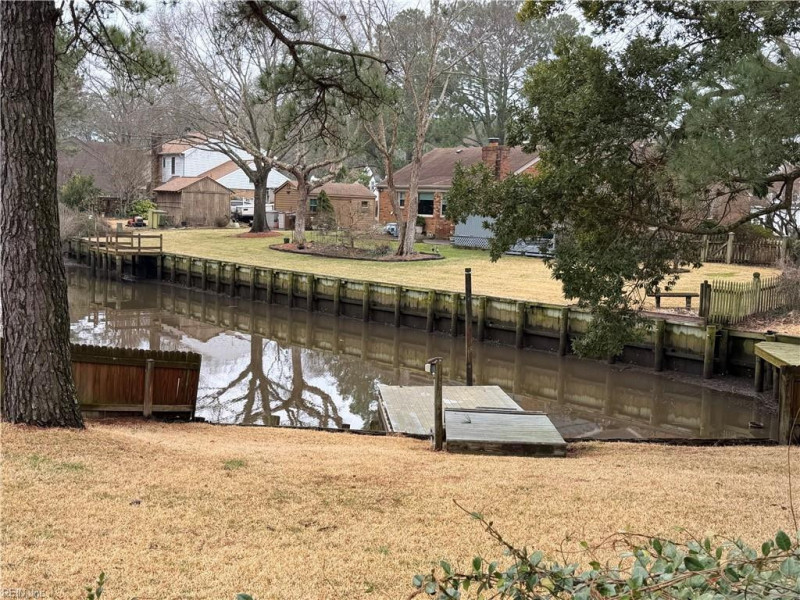 Photo 19 of 26 residential for sale in Chesapeake virginia