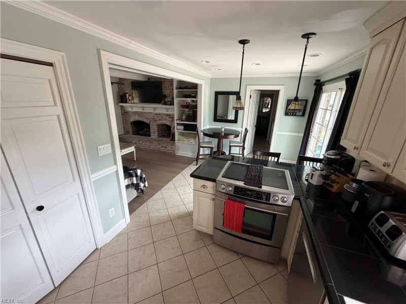Photo 6 of 26 residential for sale in Chesapeake virginia