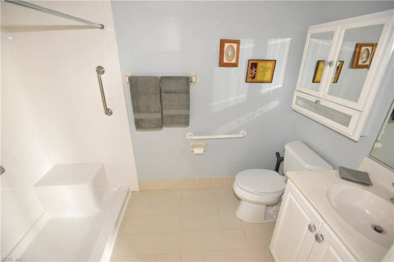 Photo 17 of 36 residential for sale in Virginia Beach virginia