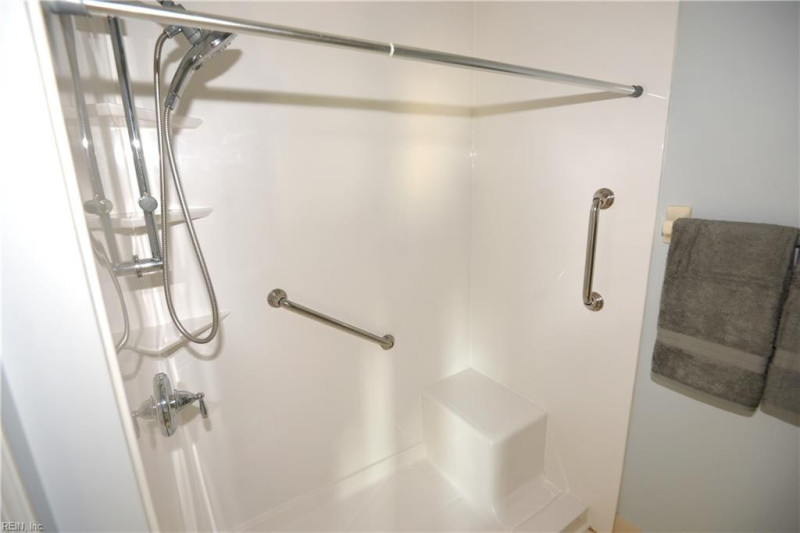 Photo 18 of 36 residential for sale in Virginia Beach virginia