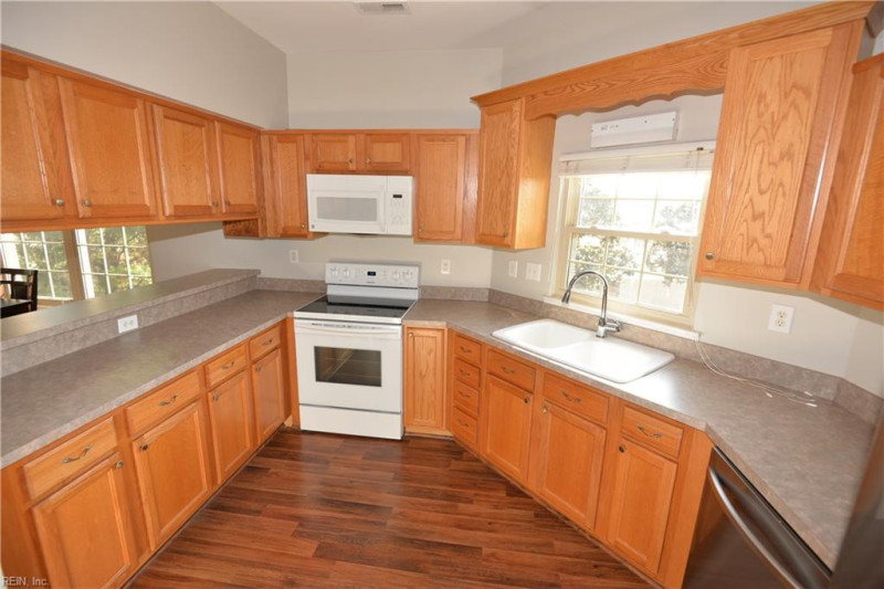Photo 8 of 36 residential for sale in Virginia Beach virginia