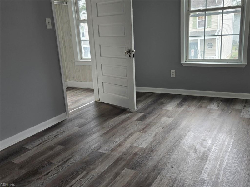 Photo 10 of 34 residential for sale in Norfolk virginia