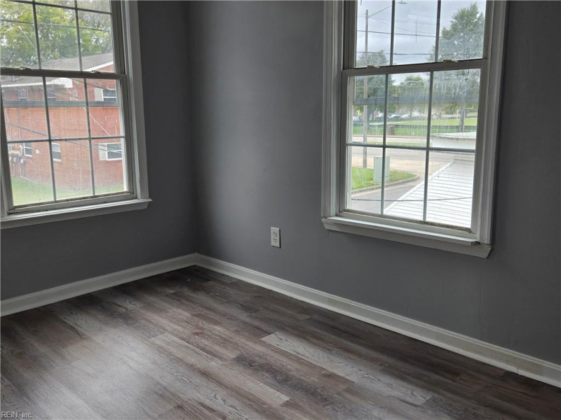 Photo 11 of 34 residential for sale in Norfolk virginia