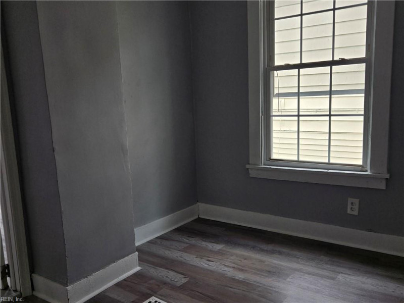 Photo 13 of 34 residential for sale in Norfolk virginia